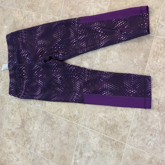 Active Wear - Picture 4 of 4